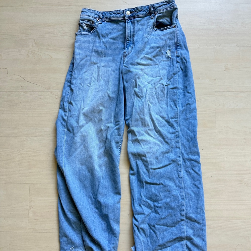 AE blue light wash petite jeans